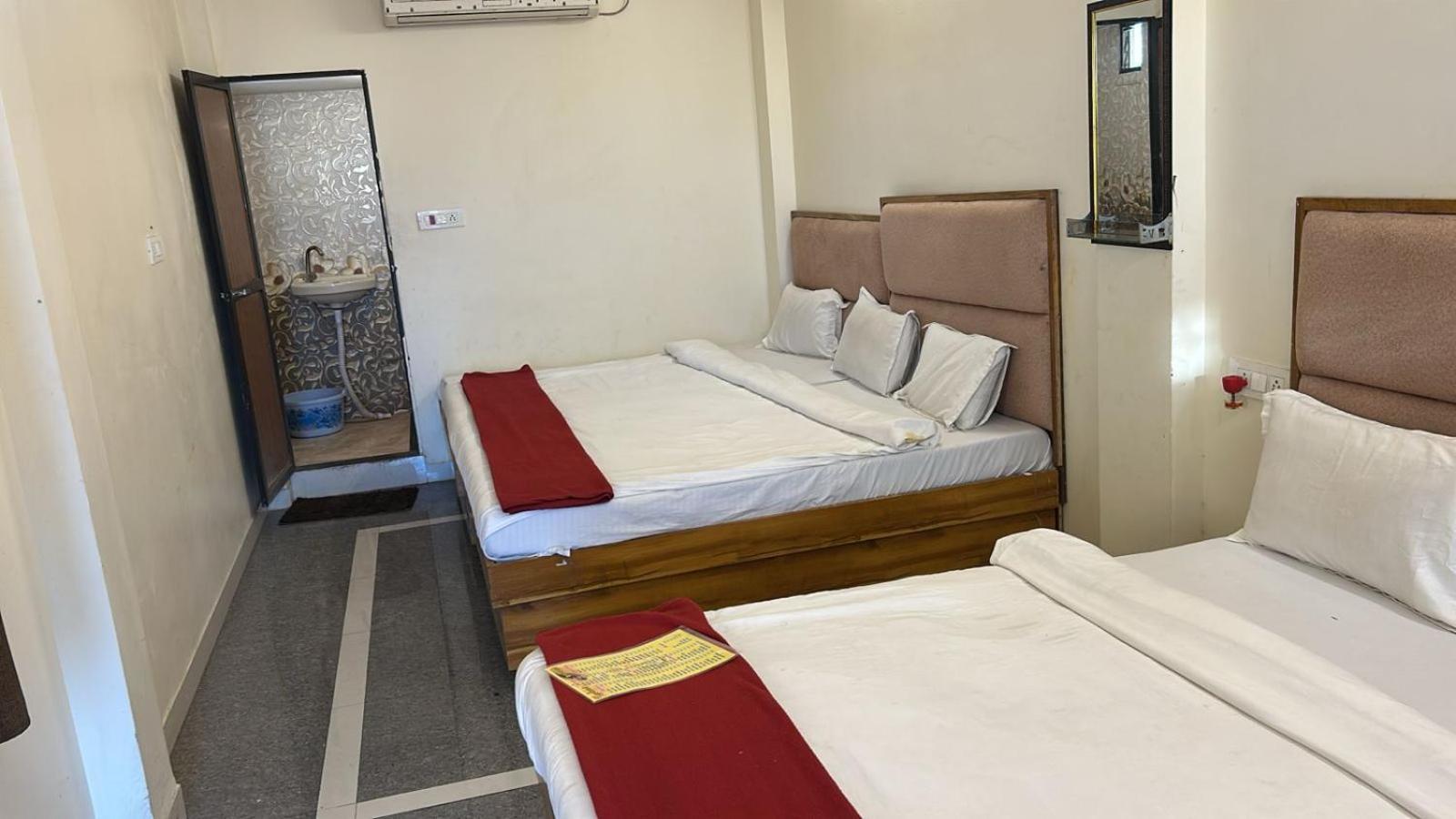 Hotel Empire Ujjain Exterior photo